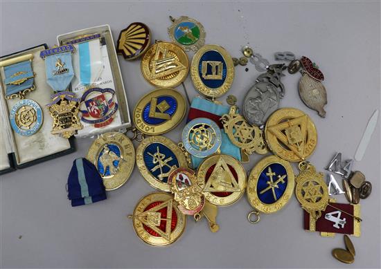 A collection of mixed Masonic jewels